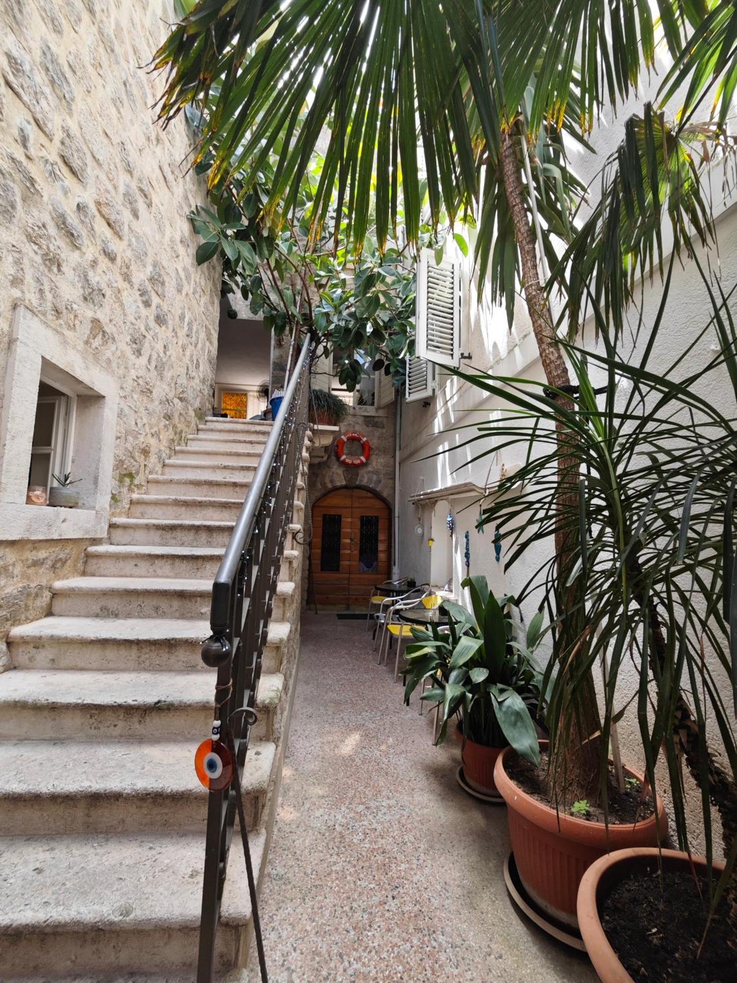 Beatrix Suites Будва Экстерьер фото